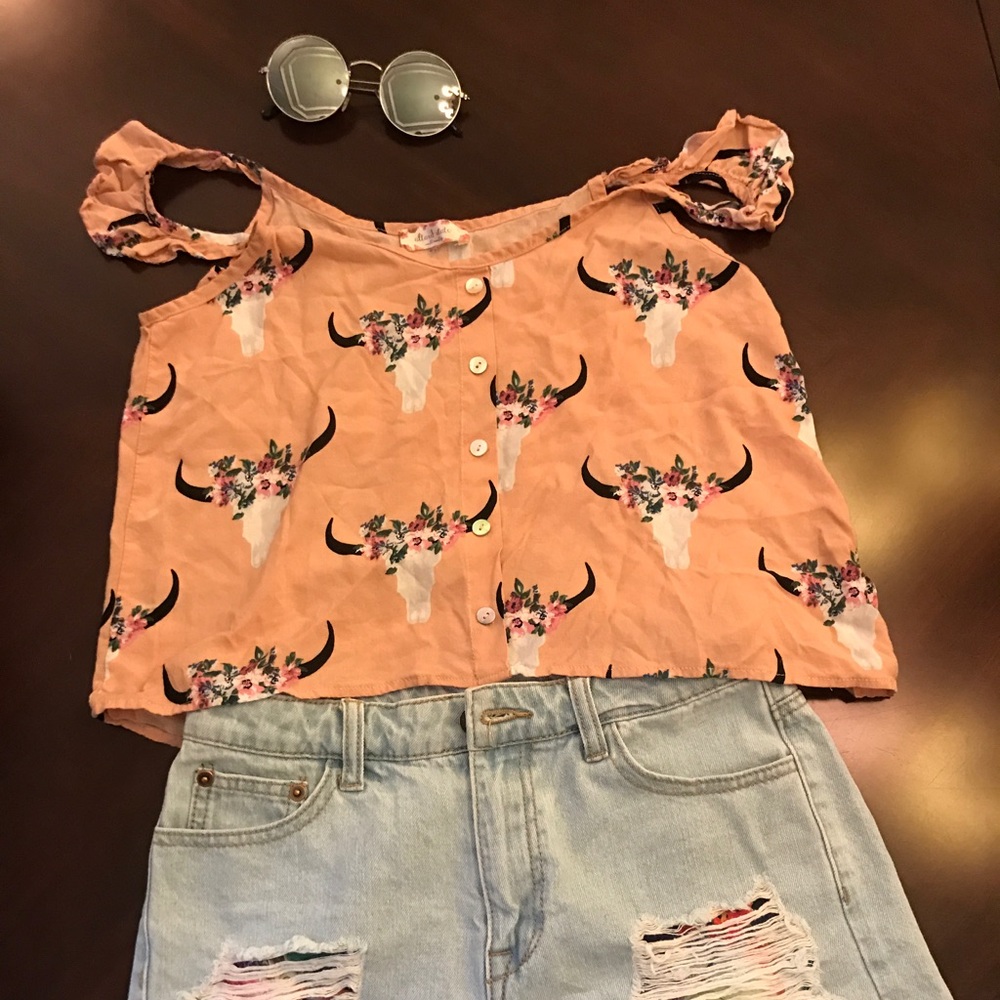 Boho bull head crop top!!